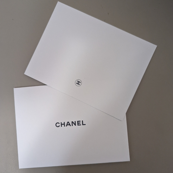 Chanel boxes, bag & Cards - Picture 3 of 8